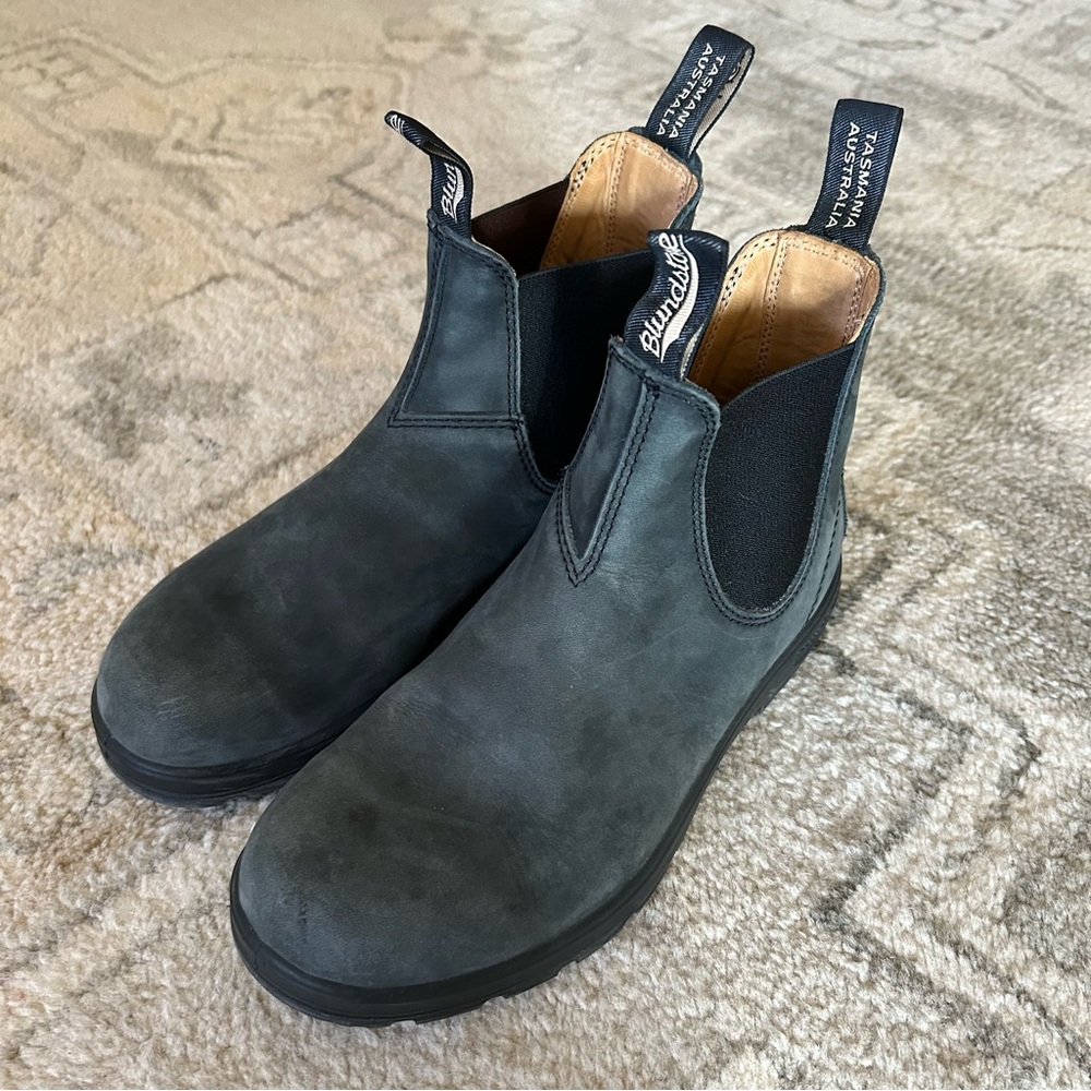 Men’s Classic Blundstone Chelsea Boots Rustic Black. Size 7 US